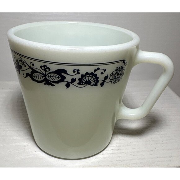 Pyrex Old Town Blue Onion 1410 White Milk Glass Coffee Mug Cup 70's Vintage - Picture 3 of 6